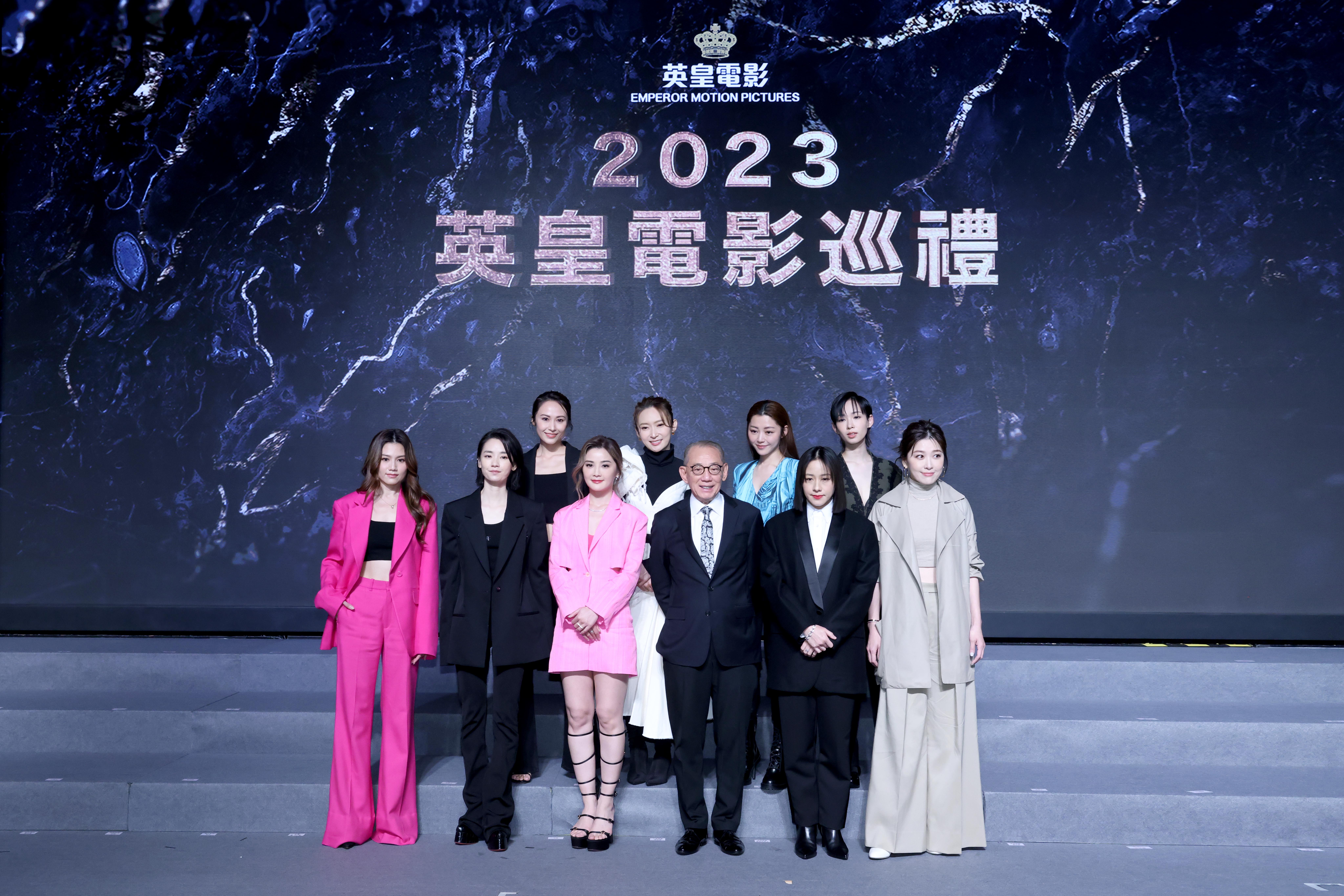女主合照.jpg