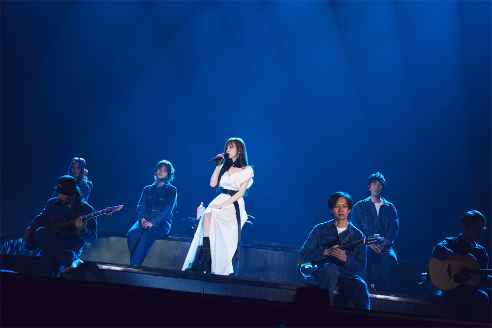 王心凌世界巡回演唱会重庆站甜辣开唱 首唱《对赌》情绪张力十足
