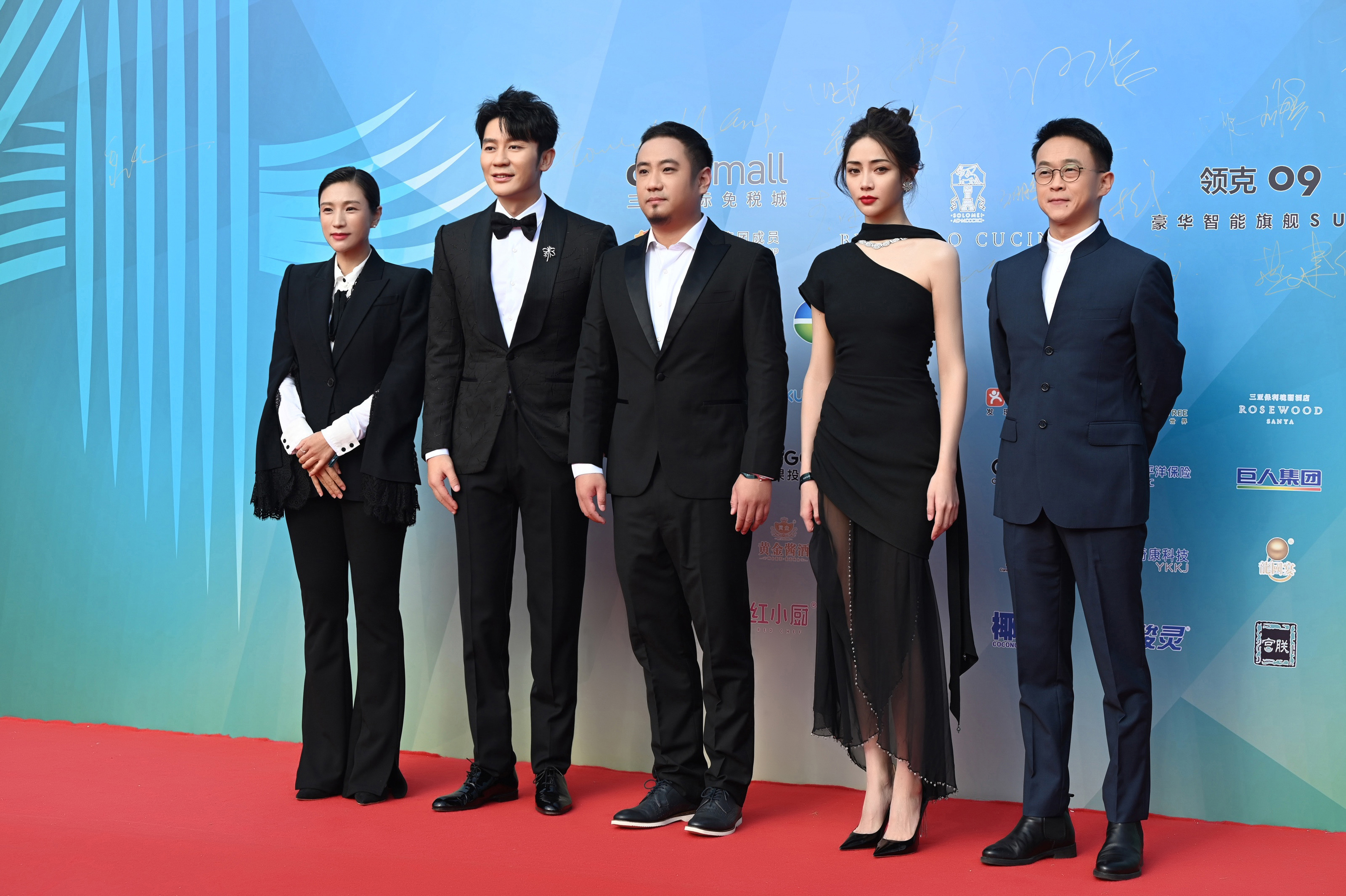 徐峥监制新片成为赢家亮相海南岛国际电影节明星阵容闪耀红毯