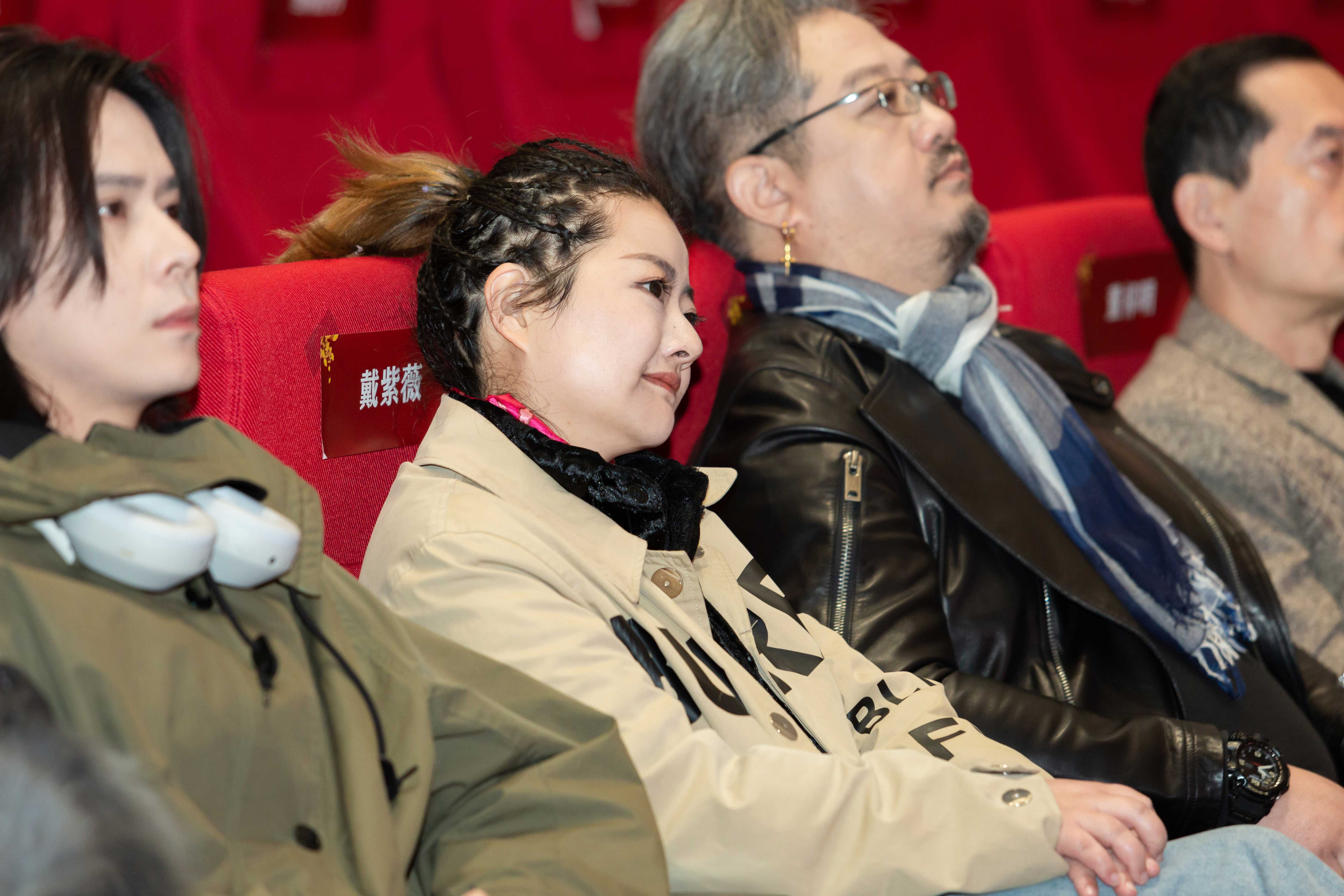 电影《南湖女儿》首映礼现场出品人制片人戴紫薇.jpg
