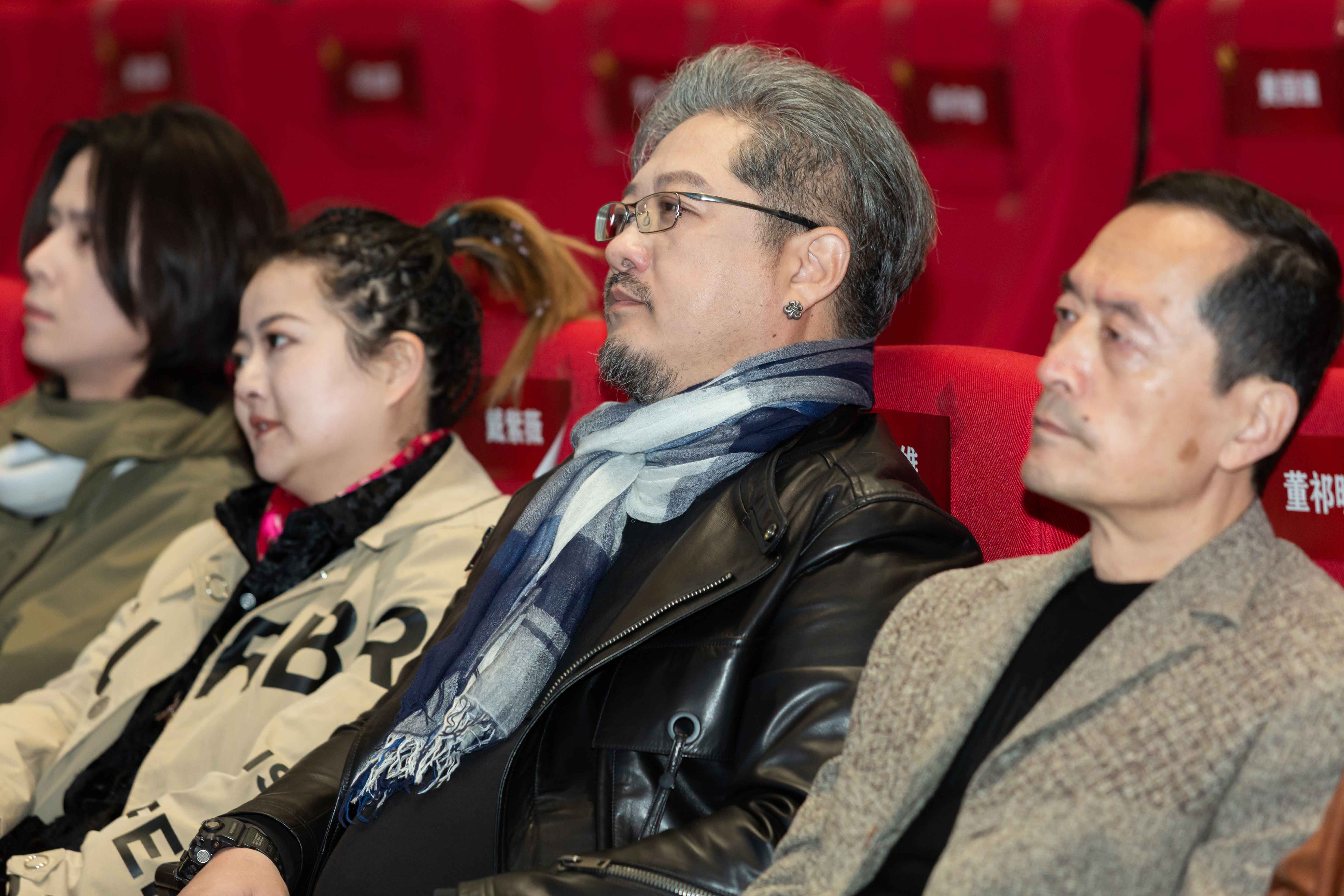 电影《南湖女儿》首映礼现场导演张博维.jpg
