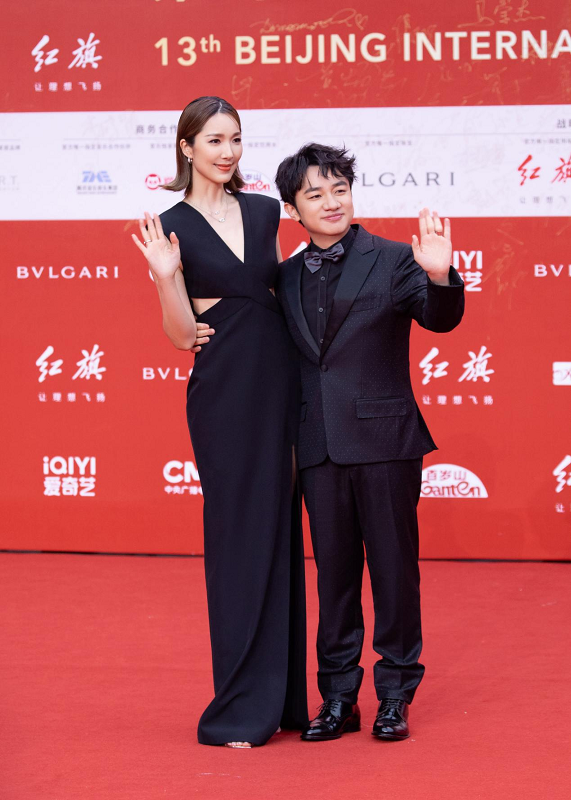 王祖蓝李亚男亮相第十三届北京国际电影节 共赴春日光影之旅_粉丝网