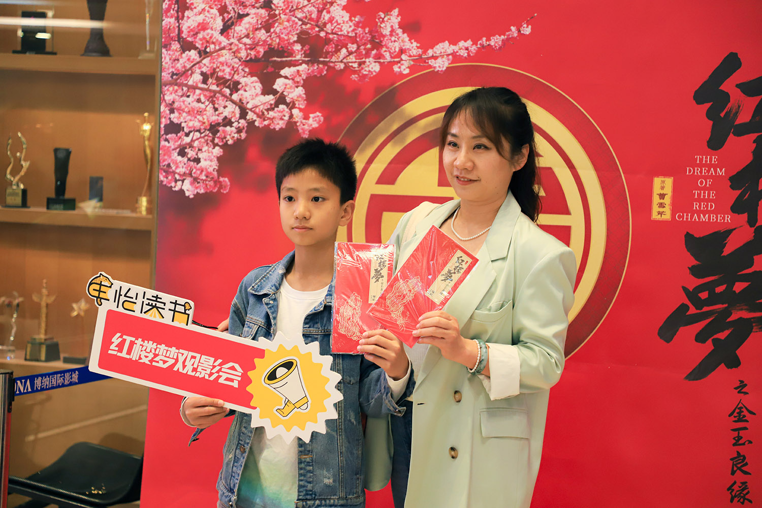 6家长带孩子参与分享会.jpg