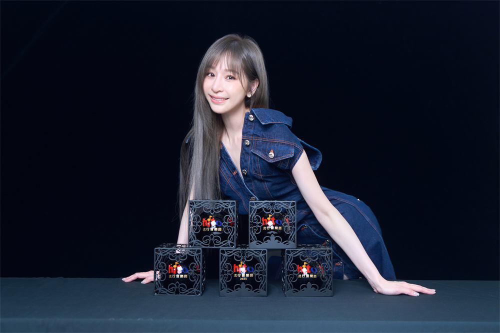 王心凌包揽hito五项大奖.jpg