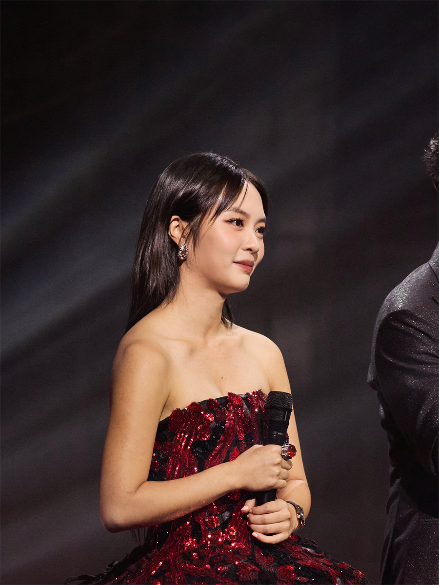 新加坡演员黄暄婷闪耀《红星大奖2025》 奖项、口碑、演技突破大丰收